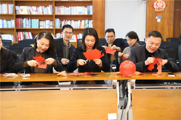 1708392989736256.png 2024-2-4玉兔辭歲展風(fēng)采 金龍騰飛向未來圖片2.png