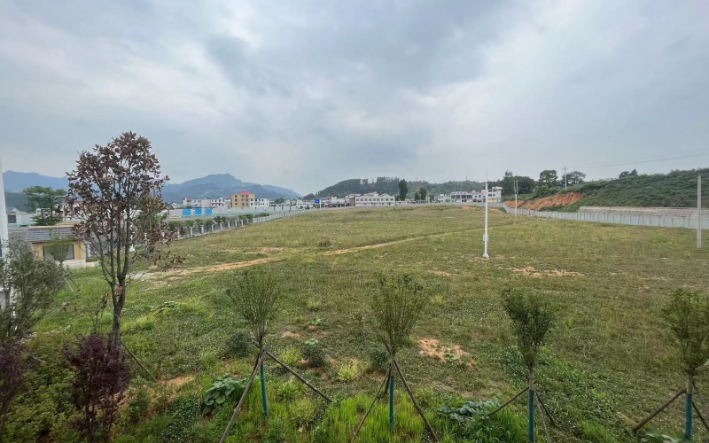 壩固收費站閑置土地